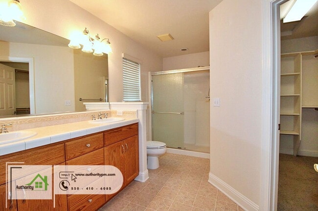 Building Photo - 3377 Heritagetown Dr