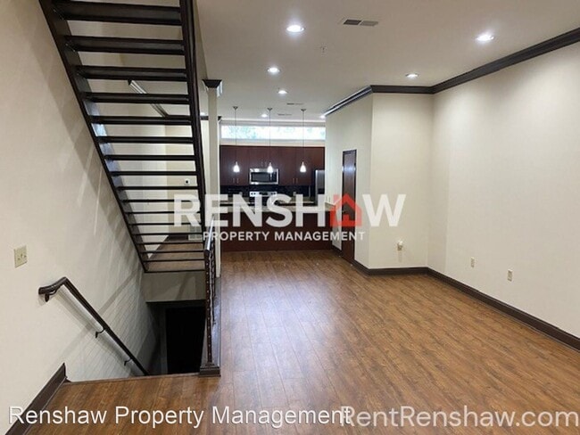 Building Photo - 2 br, 2.5 bath House - 449 Monroe Ave. #107