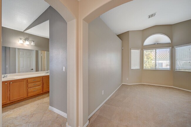 Building Photo - 1005 Prestige Meadows Pl