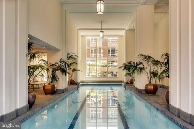 Building Photo - 130 S 18th St