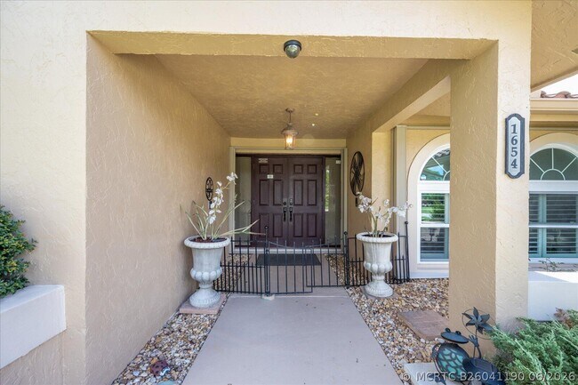 Building Photo - 1654 Farmington Cir