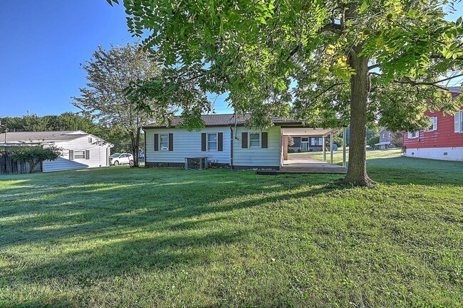 Building Photo - 115 Starlite Dr