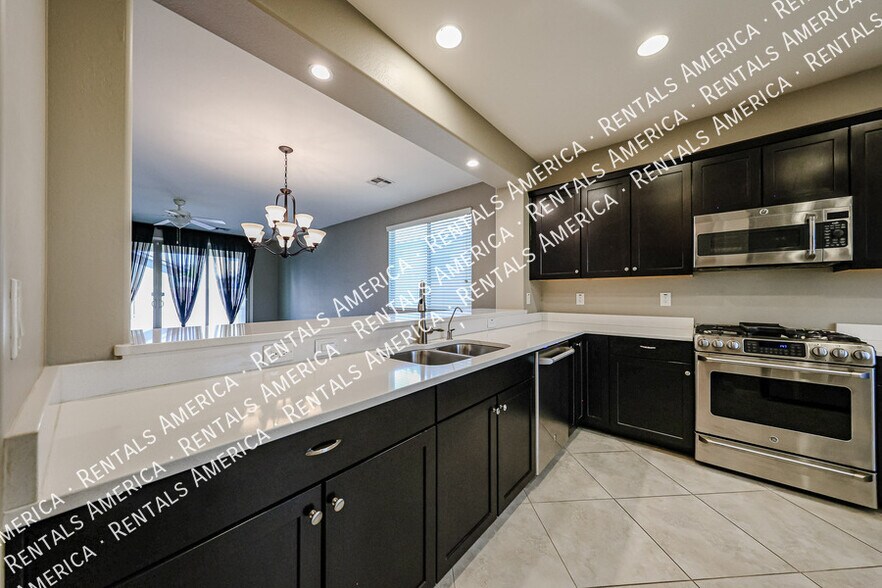 Building Photo - 276 E Coconino Dr