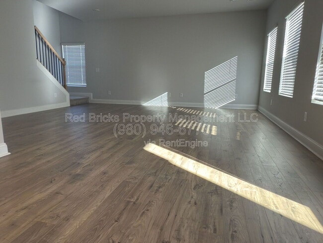 Building Photo - 1415 Black Walnut St