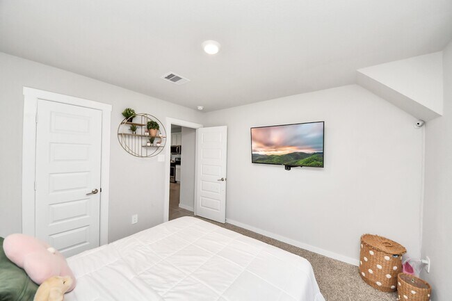 Building Photo - 3306 Dagostino Crk Dr