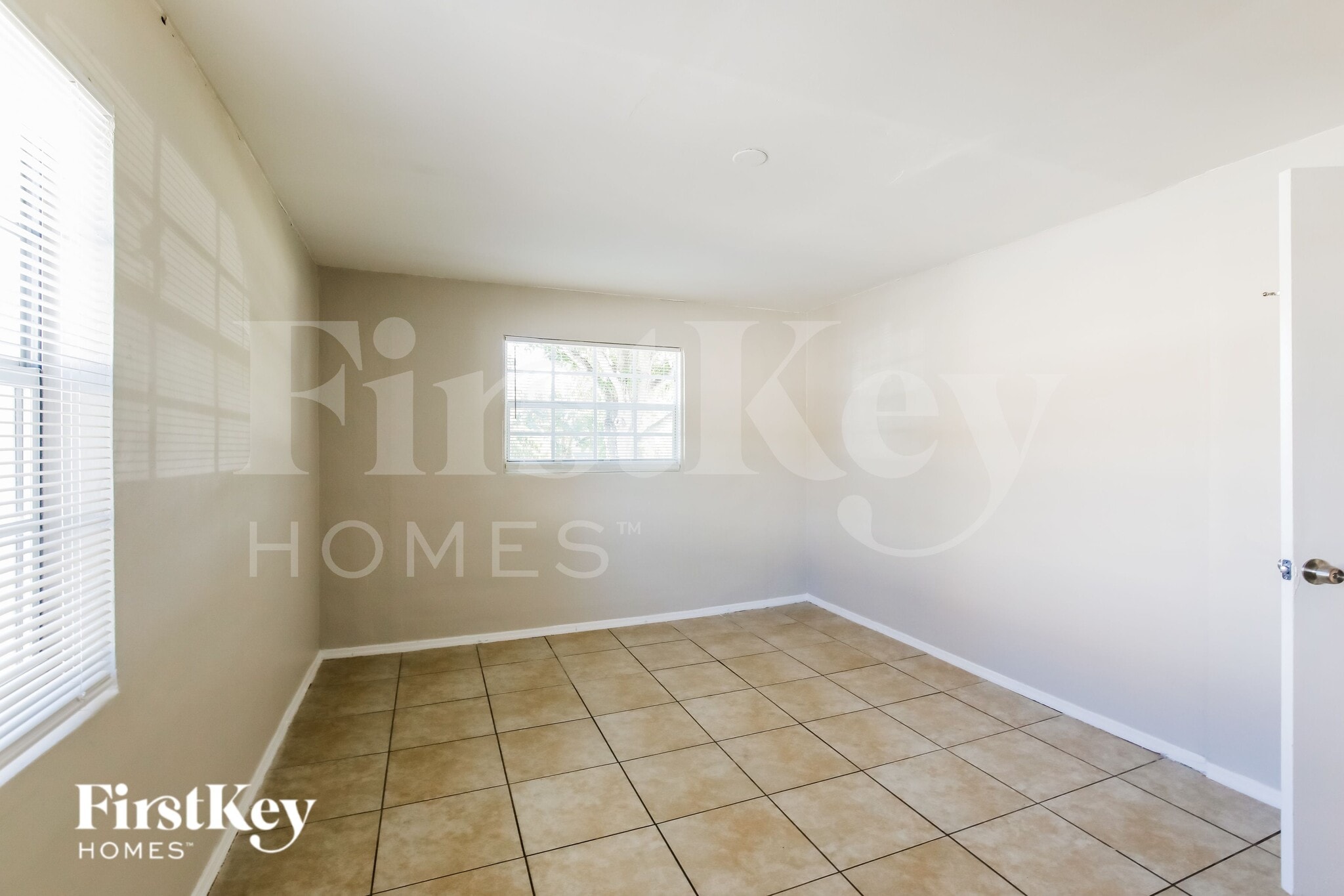 Building Photo - 2621 NW 42nd Terrace