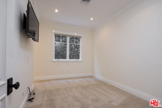 Building Photo - 117 S Burlingame Ave