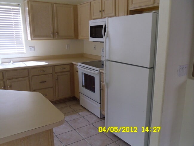 Building Photo - 3 Bed 2 Bath in Most Desired Ahwatukee