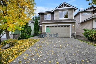Building Photo - 4 Bed 2.5 Bath Single-family House Availab...
