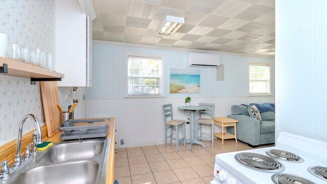 Building Photo - CLEAR675