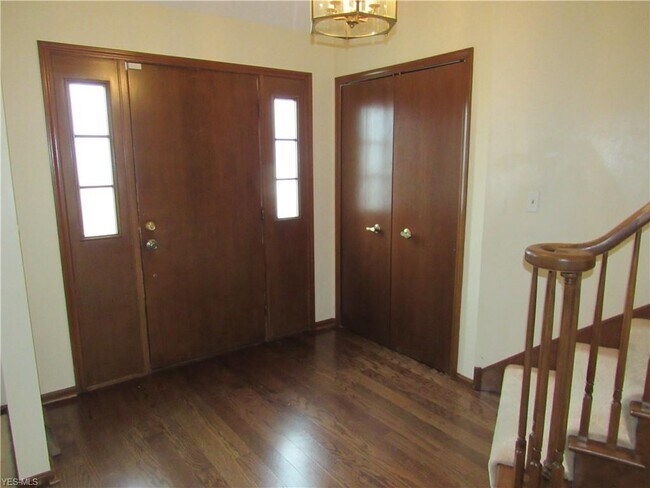 Building Photo - 26929 Heatherwood Cir