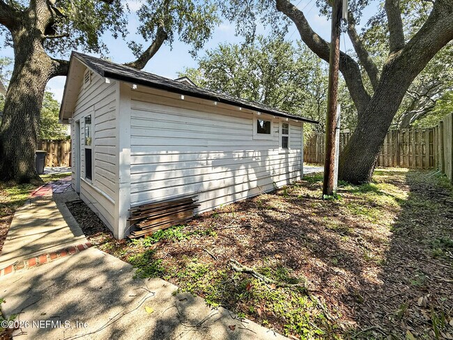 Building Photo - 2736 Lydia St
