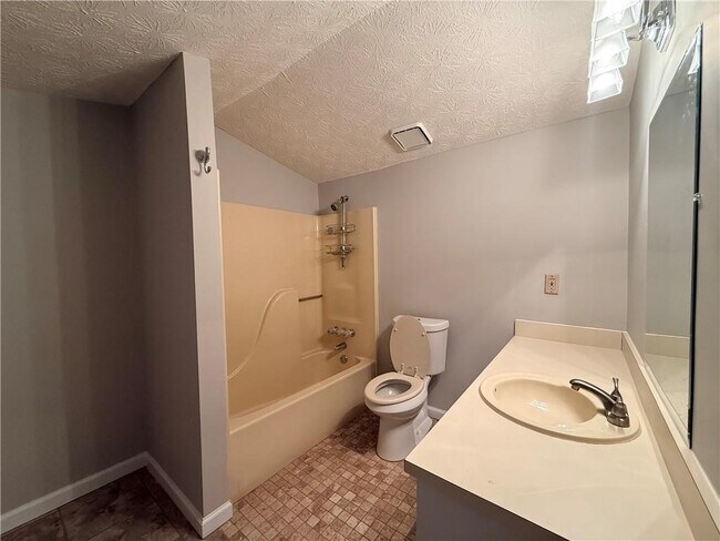 Building Photo - 6708 Bass Cir