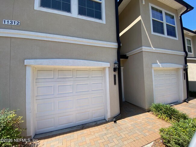 Building Photo - 11312 Estancia Villa Cir