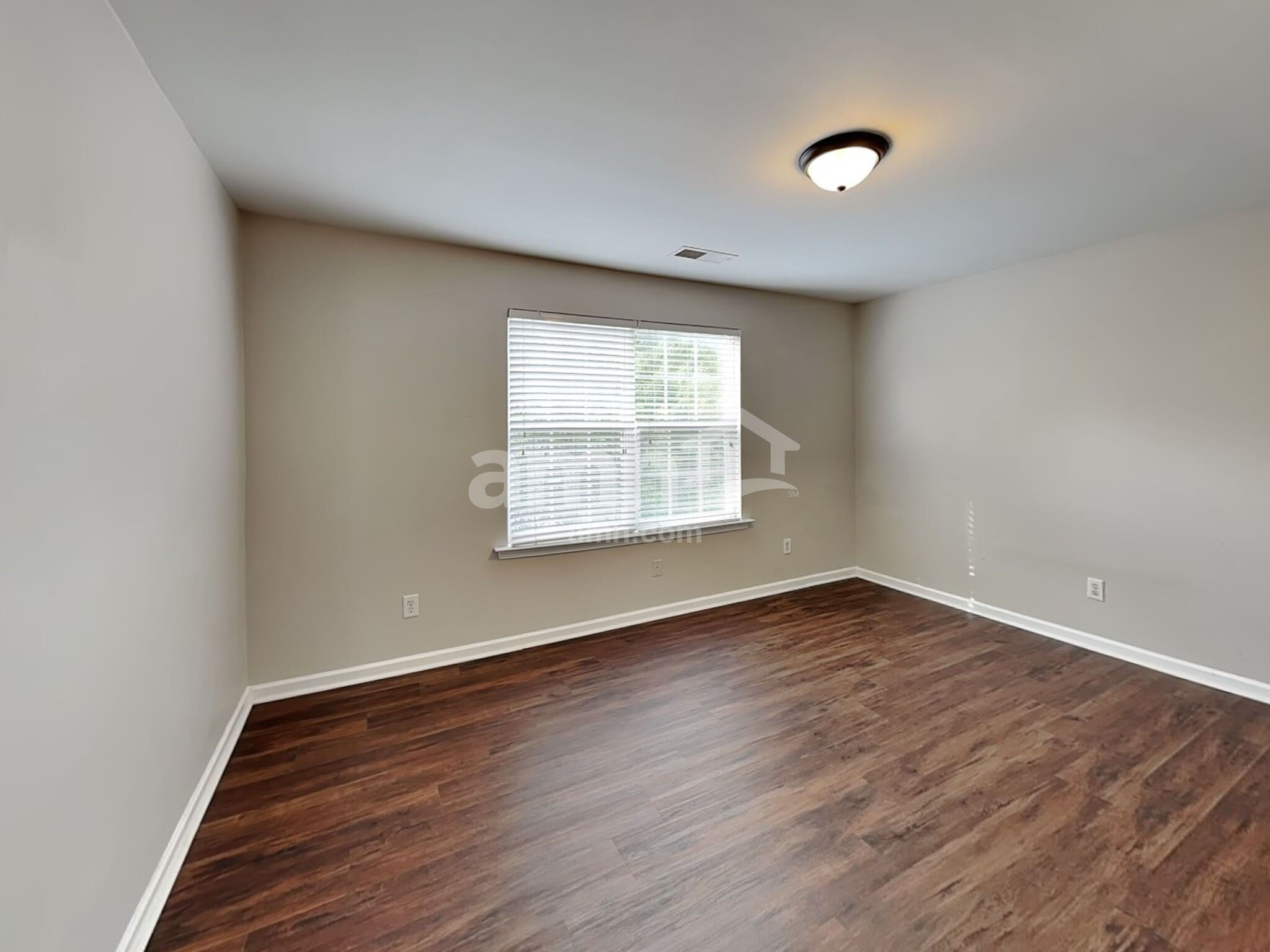 Building Photo - 5027 Abercromby St