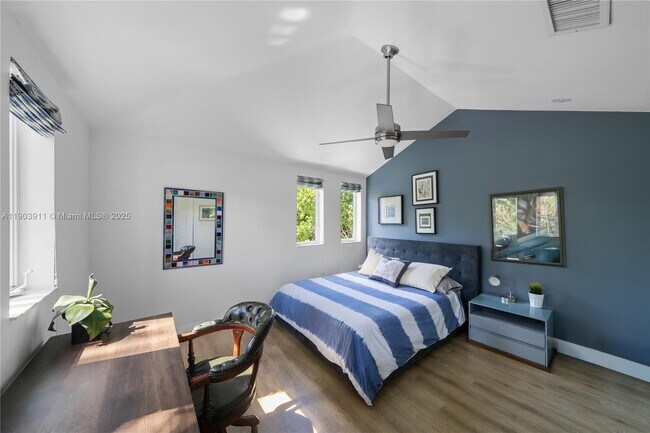 Building Photo - 1281 S Venetian Way