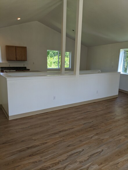 Building Photo - 14301 Mill Ct