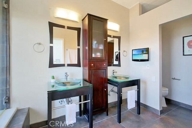 Building Photo - 3518 Multiview Dr