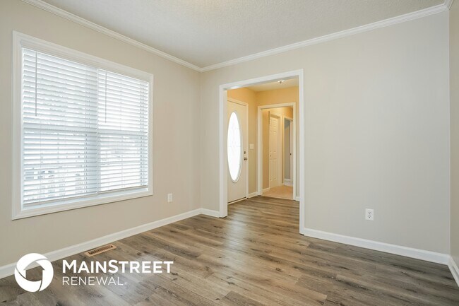 Building Photo - 305 Trestlewood Ln
