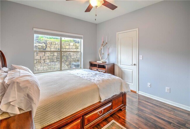 Building Photo - 6000 Shepherd Mountain Cove