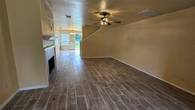 Building Photo - 22135 Greengate Dr
