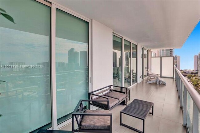 Building Photo - 400 Sunny Isles Blvd