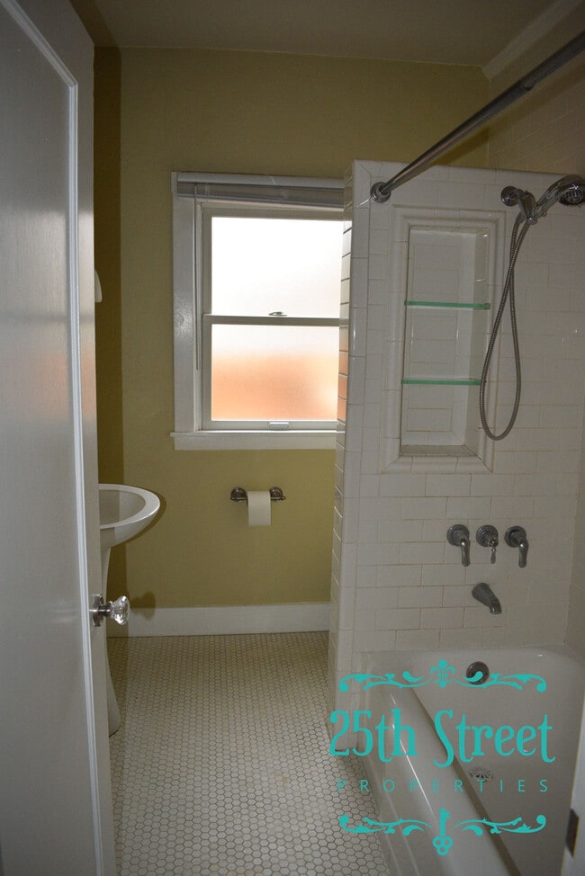 Building Photo - 1181 37th St