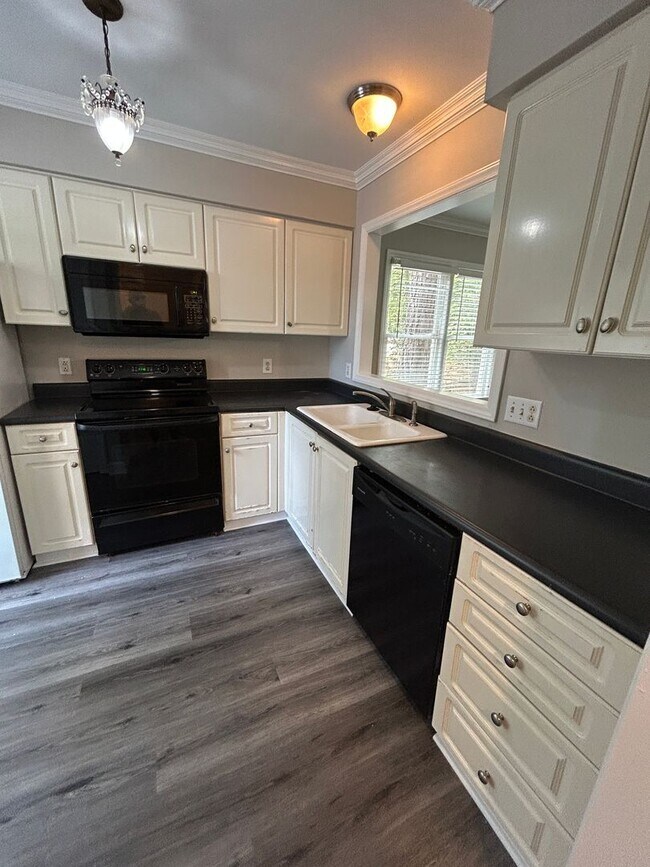 Building Photo - 1801 Crystal Down Ln
