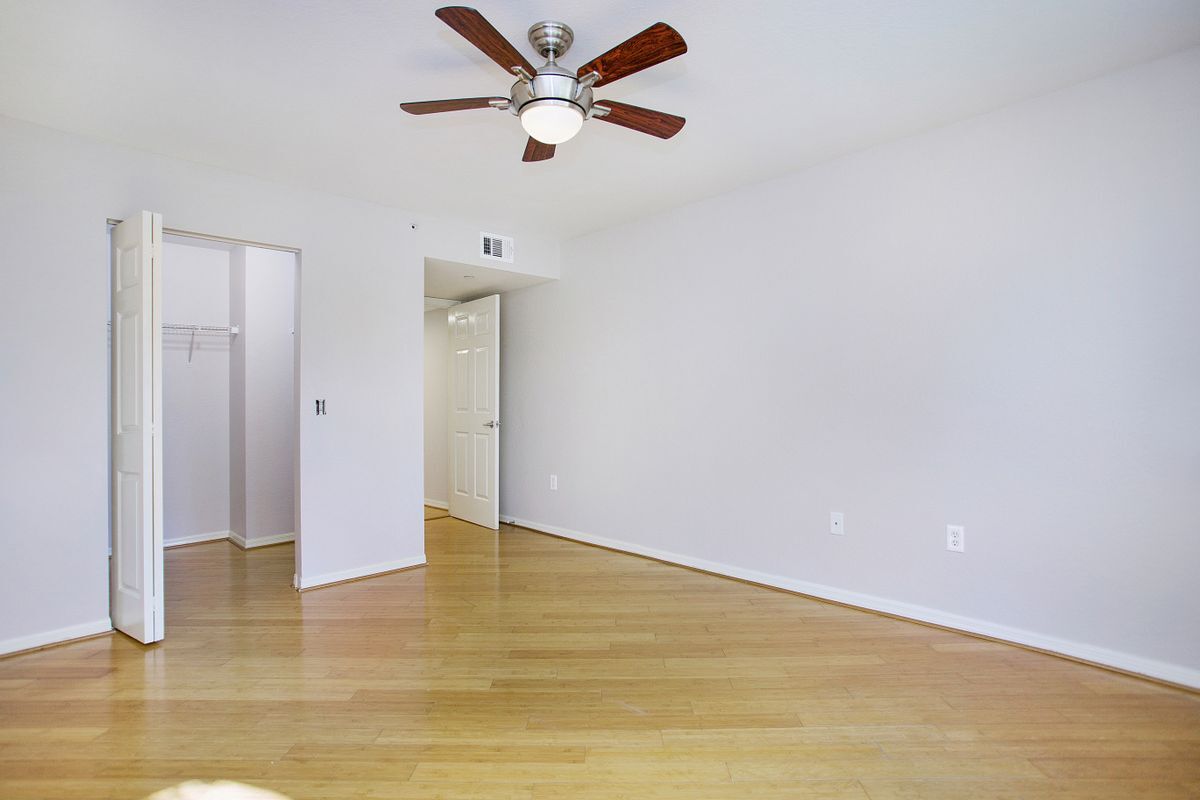 Building Photo - 8271 Key Royal Cir