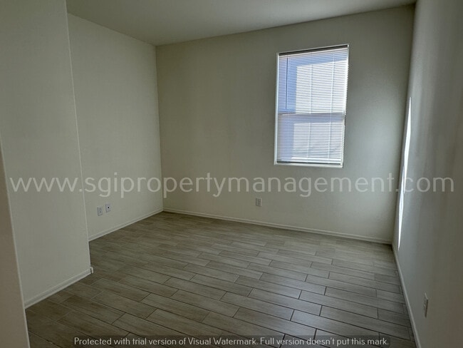 Building Photo - 1781 E Desert Breeze Pl