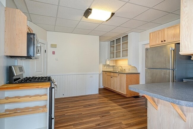 Building Photo - 319 Forge Village Rd