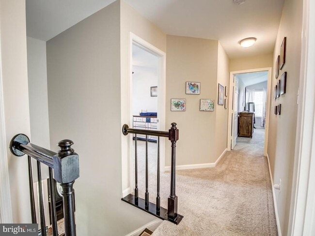 Building Photo - 15744 Beau Ridge Dr