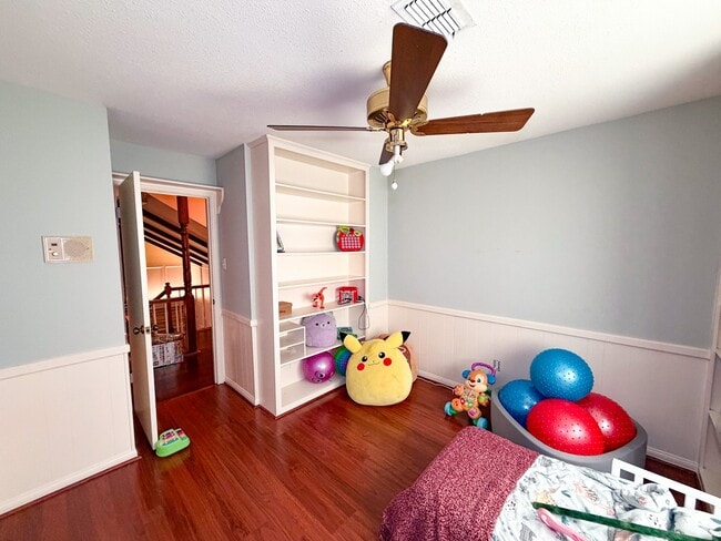 Building Photo - 10723 Elmdale Dr