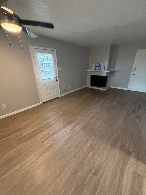 Building Photo - 5220 Weber Rd