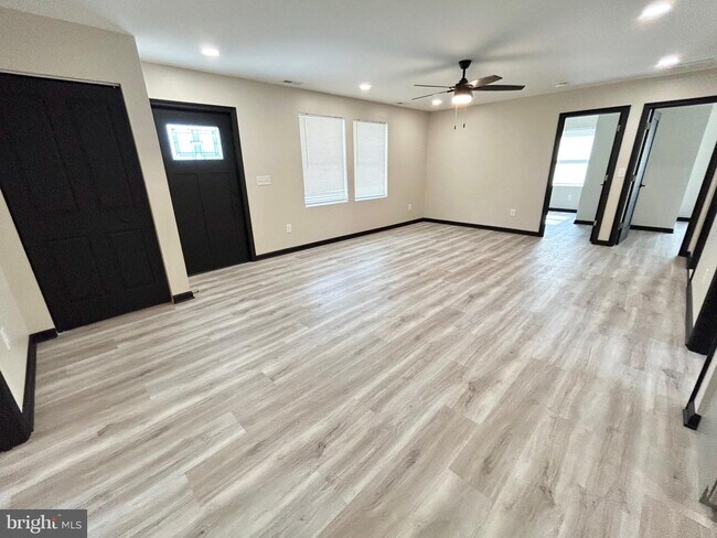 Building Photo - 201 McKinley Ave