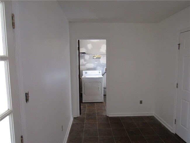 Building Photo - 1106 Westwood Pl SW