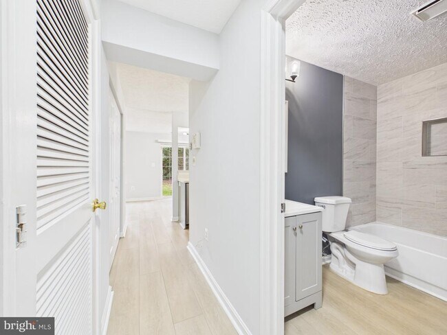 Building Photo - 7981 Calvary Ct