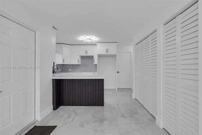 Building Photo - 1411 NW 40th St