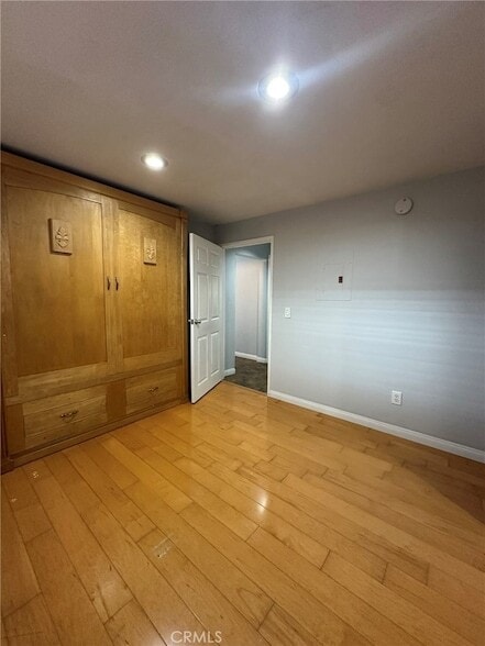 Building Photo - 676 Shepard St