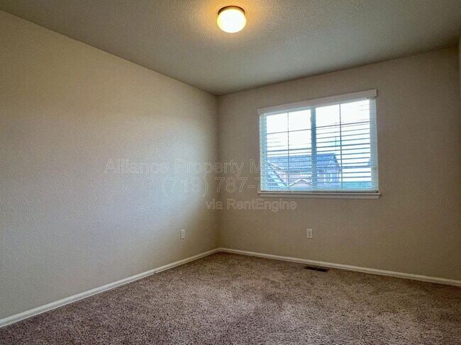 Building Photo - 6280 San Mateo Dr