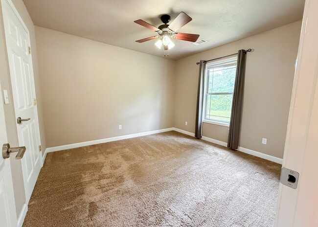 Building Photo - Commutable 2/1 Apartment • Water Included • Batesville