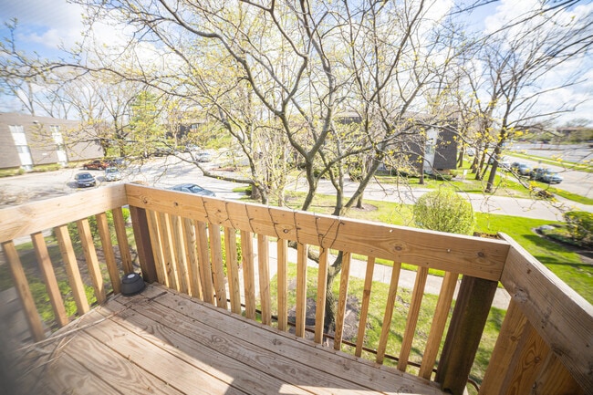 Building Photo - 218 Madison St