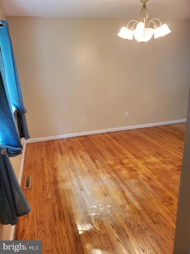 Building Photo - 10 Binford Ln