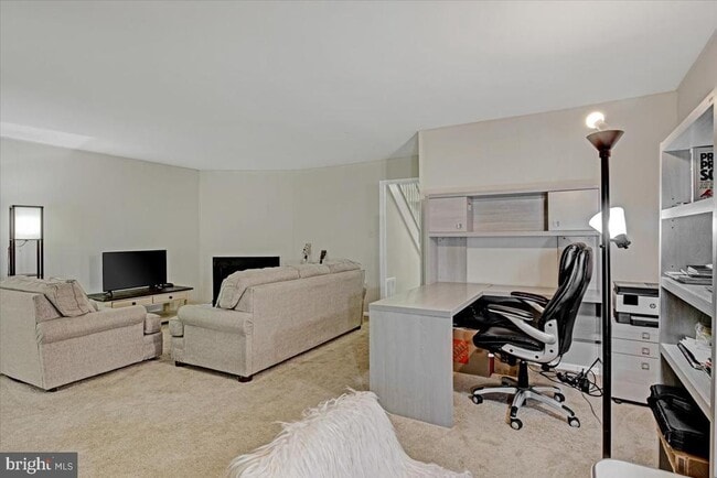 Building Photo - 10927 Deborah Dr