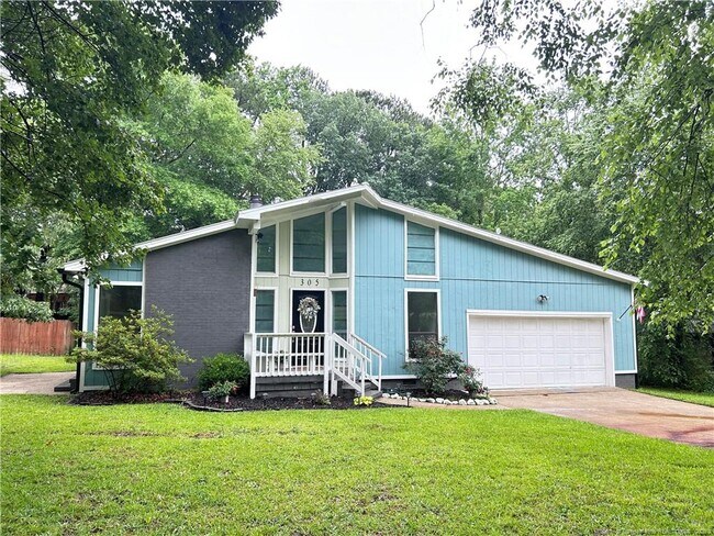 Primary Photo - 305 Reid Ct