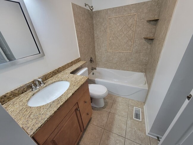 Building Photo - 1077 Courtland Dr