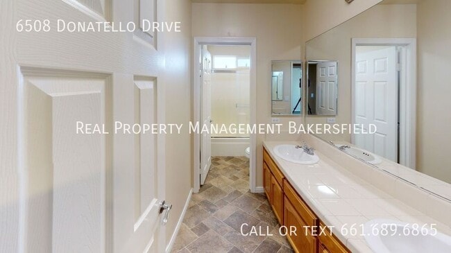 Building Photo - 6508 Donatello Dr