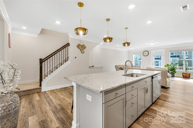 Building Photo - 10252 Glenmere Crk Cir