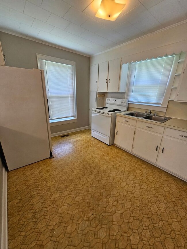 Building Photo - 2 BR in Thomasville!