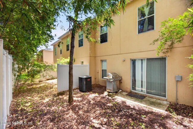 Building Photo - 7038 St Ives Ct